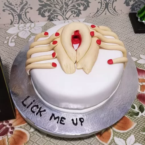 Lallantop Cake Shop - Pussy Shape Bachelorette Cake