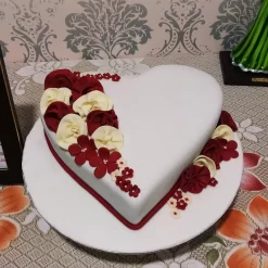 Tender Heart Designer Fondant Cake from LallanTop Cake Shop - Delivery in East Delhi, South-East Delhi, Ghaziabad, and Noida.